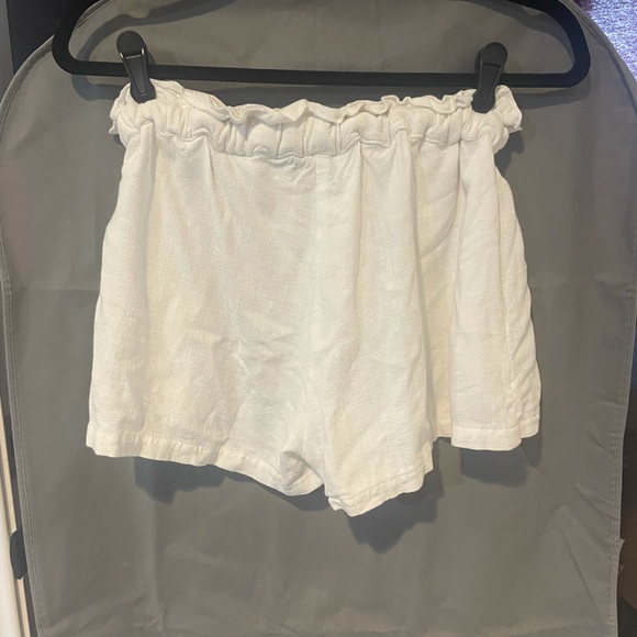 MLM Ella Linen Shorts (XS) - Picture 3 of 6